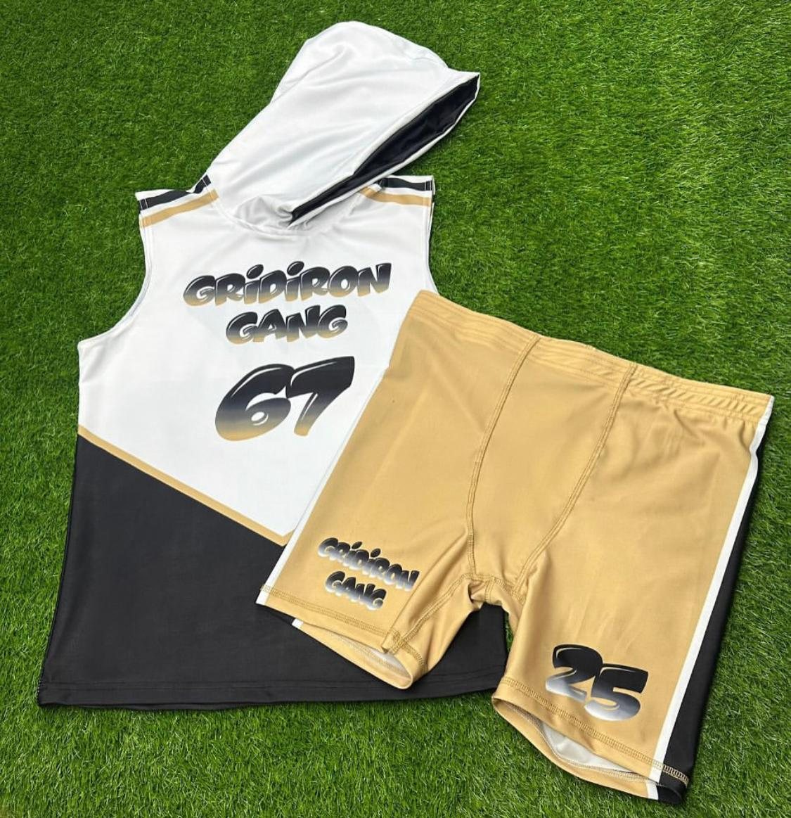 Custom sleeveless hooded jersey and gold shorts football training set detail 3